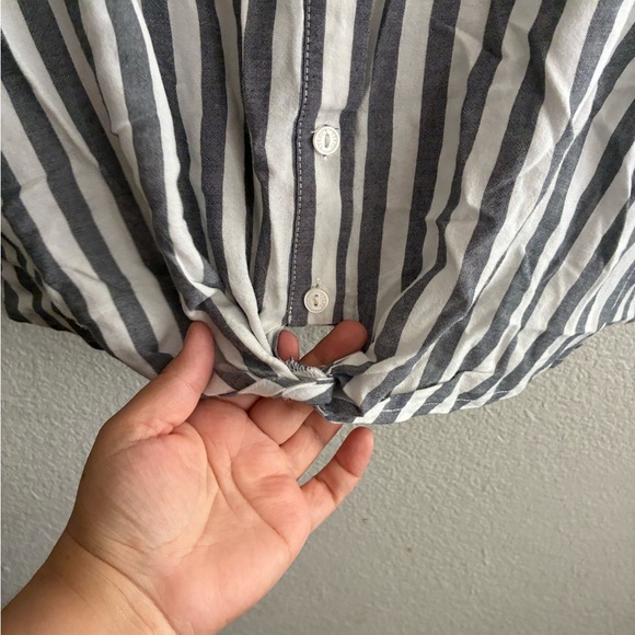 1250C Striped Gray Button-Up Women’s Top L - Picture 6 of 10